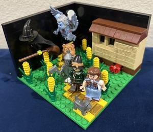 My custom LEGO Wizard of Oz minifig habitat